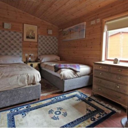 Astbury Falls Luxury Retreats Eardington Eksteriør billede