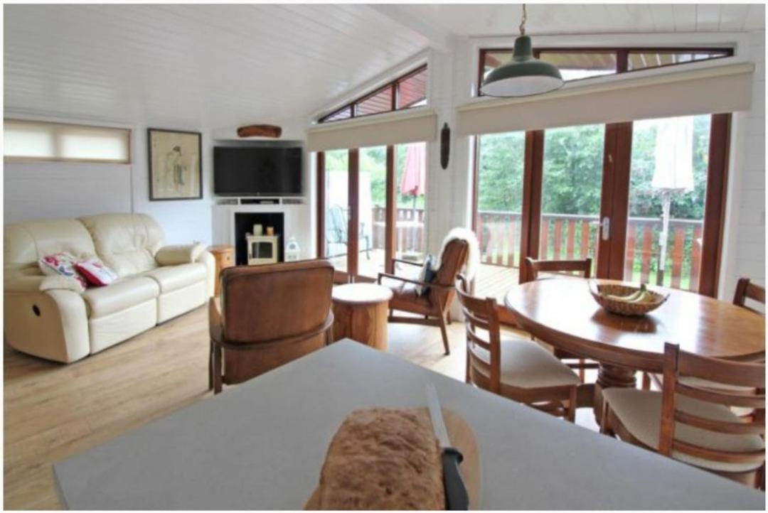 Astbury Falls Luxury Retreats Eardington Eksteriør billede