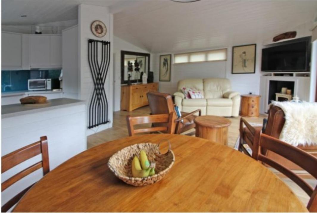 Astbury Falls Luxury Retreats Eardington Eksteriør billede