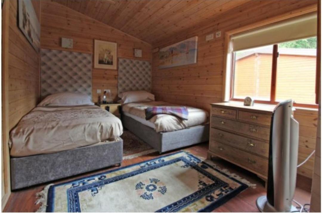 Astbury Falls Luxury Retreats Eardington Eksteriør billede